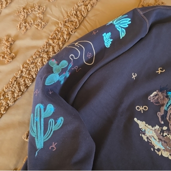 Womens Ariat Crewneck - Picture 4 of 4